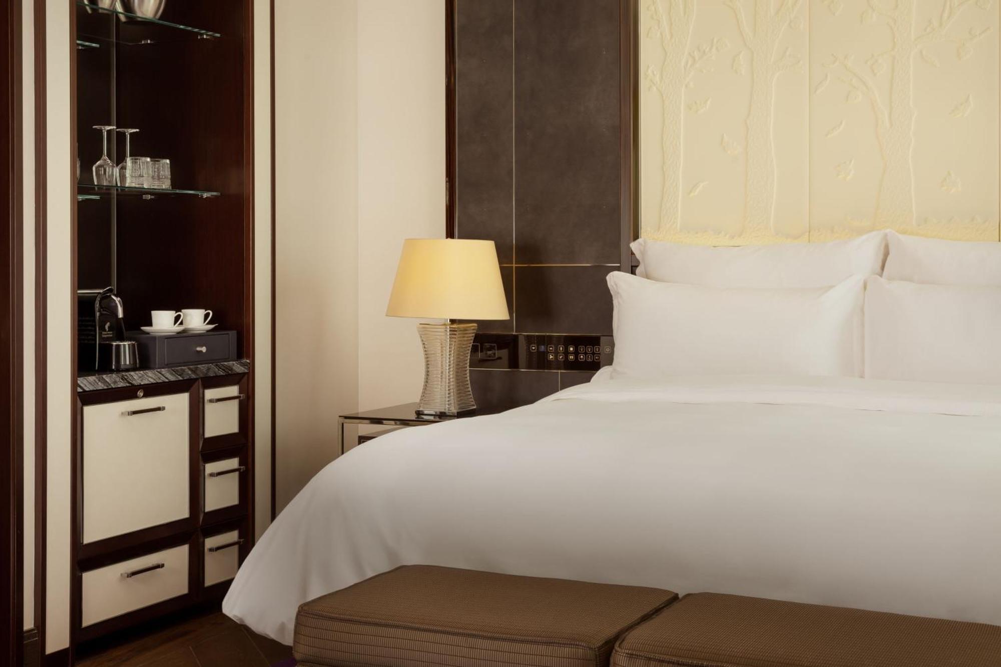 Hotel The Ritz-Carlton, Astana Esterno foto